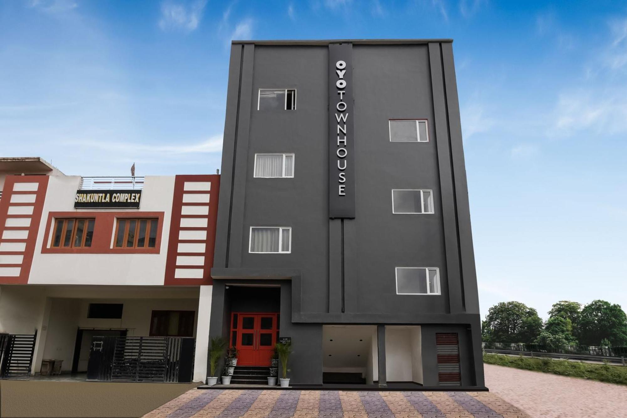 Hotel Townhouse The Awadh Airport Near Chaudhary Charan Singh International Airport Bijnaur Exterior foto