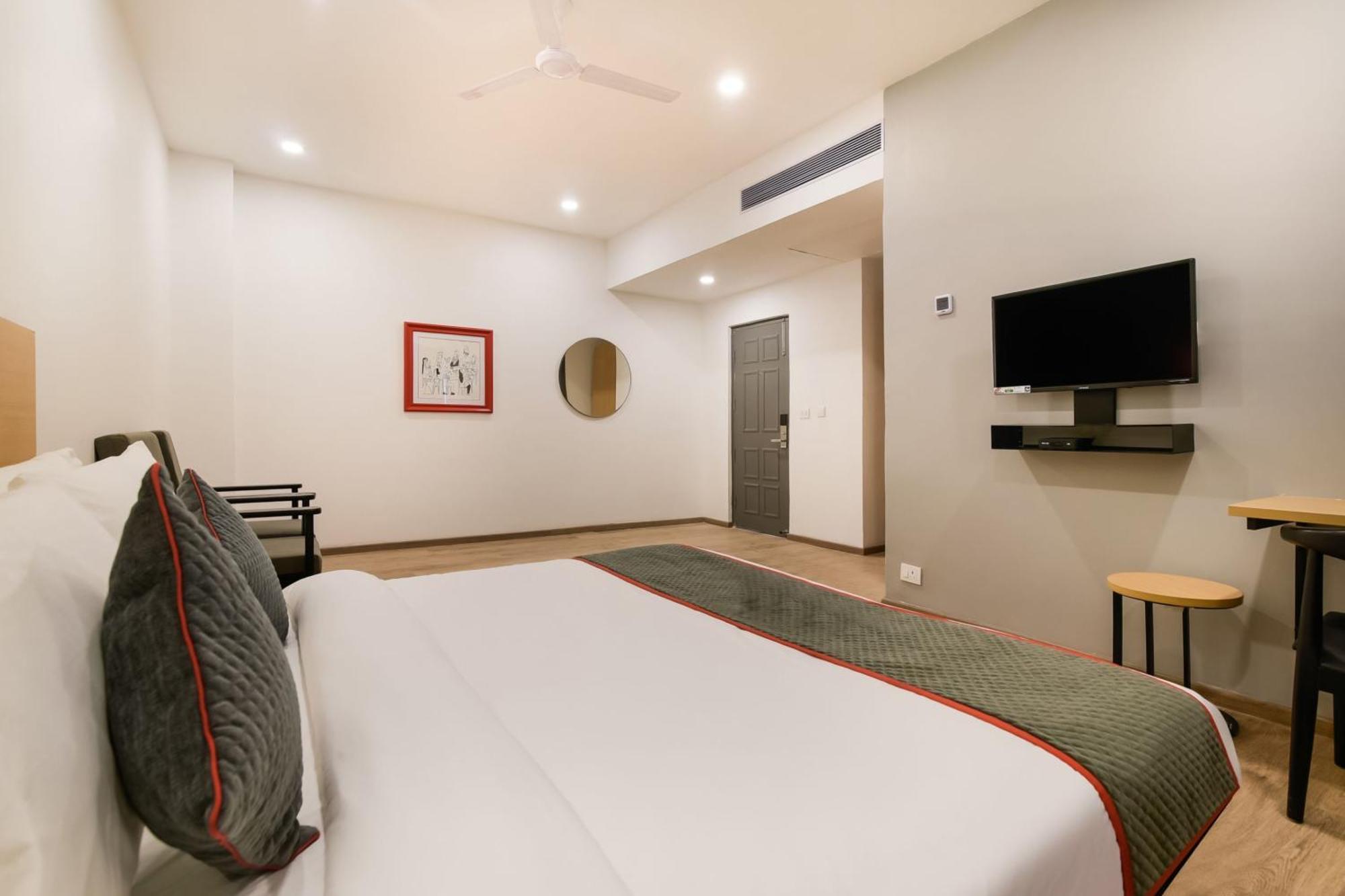 Hotel Townhouse The Awadh Airport Near Chaudhary Charan Singh International Airport Bijnaur Exterior foto